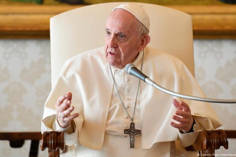 Papa Francisco entrevista con Guadalupe Guerrero